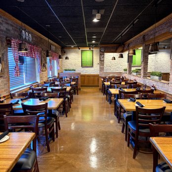 Bella's Olathe - West Dining Area - Italian Near Me - Olathe, Kansas Bella's Olathe - West Dining Area - Italian Near Me - Olathe, Kansas