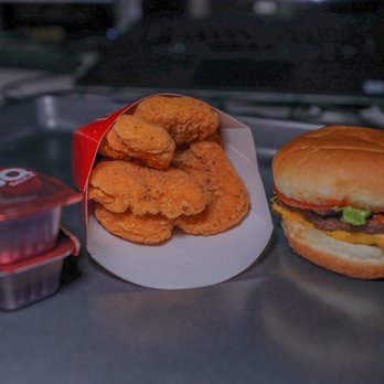 Wendy's - 10-piece spicy chicken nuggets with bbq sauce and double stack with lettuce & tomato - Burgers Near Me - Marlborough, Massachusetts Wendy's - 10-piece spicy chicken nuggets with bbq sauce and double stack with lettuce & tomato - Burgers Near Me - Marlborough, Massachusetts