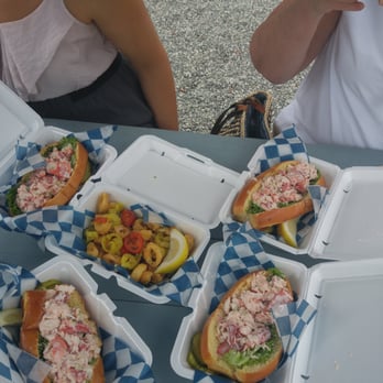 Tommy's Clam Shack - Everyone gets a lobstah roll! - Seafood Near Me - Warwick, Rhode Island Tommy's Clam Shack - Everyone gets a lobstah roll! - Seafood Near Me - Warwick, Rhode Island