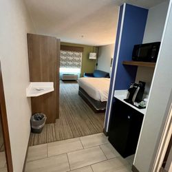 Holiday Inn Express & Suites Enterprise - Room
