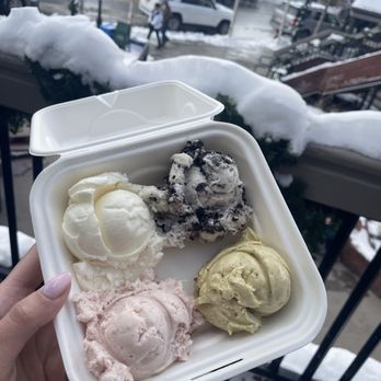 Higgles Ice Cream - Lemon, Oreo, Strawberry, Pistachio - Ice Cream & Frozen Yogurt Near Me - Breckenridge, Colorado