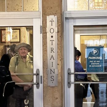 Amtrak- Heartland Flyer - Entrance to trains - Train Stations Near Me - Oklahoma City, Oklahoma Amtrak- Heartland Flyer - Entrance to trains - Train Stations Near Me - Oklahoma City, Oklahoma