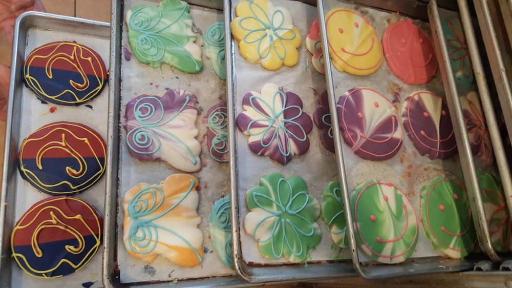 A'Venue Fine Pastries Logo