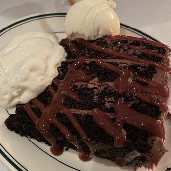 Harry's Beach House - Chocolate Cake w/ extra Scoop of Ice Cream - Breakfast & Brunch Near Me - Seattle, Washington