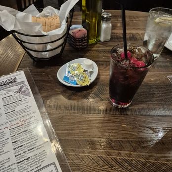 Bill Gianino's Restaurant - Cherry coke with fresh bread & butter - Italian Near Me - Saint Louis, Missouri