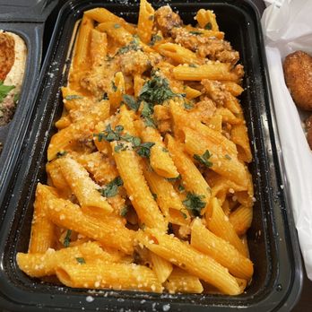 Luigi's - Penne and sausage with pink sauce - Food Trucks Near Me - Fresno, California