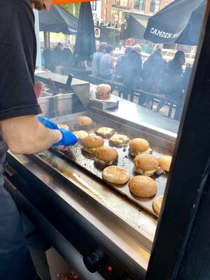 Burger & Beyond by null
