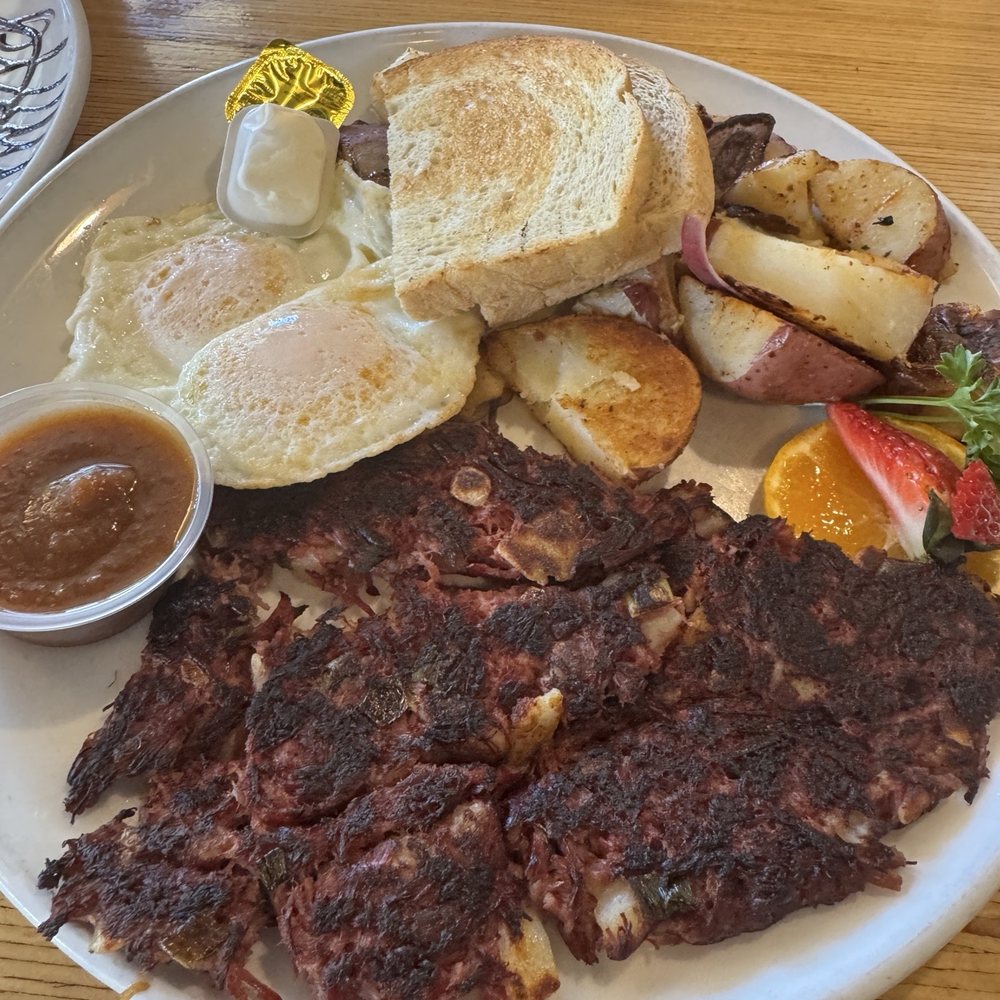 Swami’s Cafe - Corned Beef Hash - Cafes Near Me - San Diego, California Swami’s Cafe - Corned Beef Hash - Cafes Near Me - San Diego, California