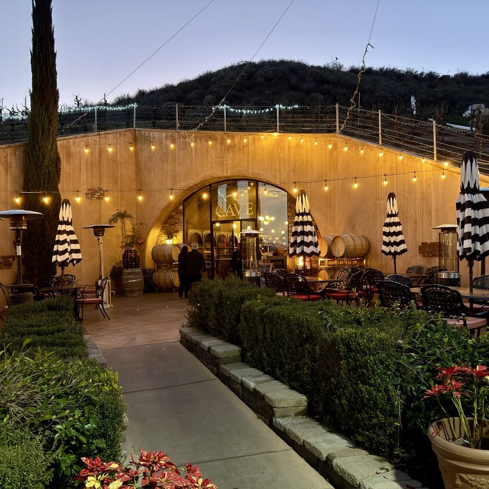 Oak Mountain Winery - Outside patio - Wineries Near Me - Temecula, California Oak Mountain Winery - Outside patio - Wineries Near Me - Temecula, California