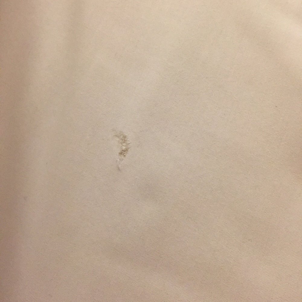 Courtyard Marriott - Hole in sheets - Hotels Near Me - Madrid, M
