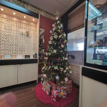Aloha Family Optometry - Aloha Family Optometry - Optometrists Near Me - Placentia, California