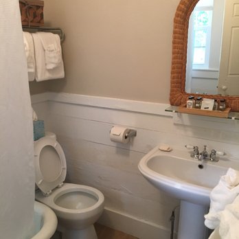 The Copper Swan - Hotels Near Me - Wellfleet, Massachusetts