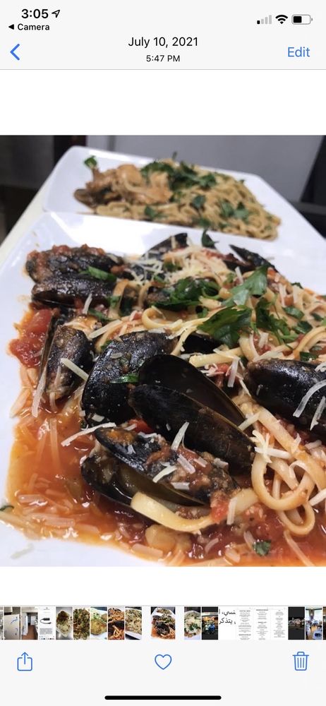 Mandolin Bar and Grill