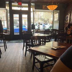 Bushwaller's - Busy late lunch