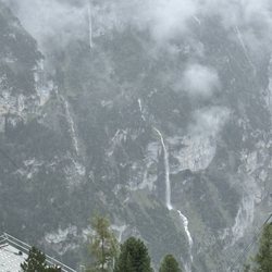 Hotel Alpenruh - Wall of waterfalls