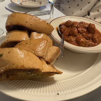 Allegro Restaurant - Garlic bread & meatballs - Italian Near Me - Altoona, Pennsylvania