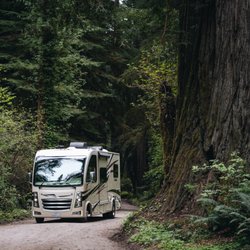 RVshare - Dog-friendly Class A rental in Pacific North West