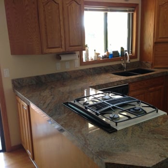 Innovative Tile & Stone - Granite Minislab countertop with undermount sink - General Contractors Near Me - Gresham, Oregon Innovative Tile & Stone - Granite Minislab countertop with undermount sink - General Contractors Near Me - Gresham, Oregon