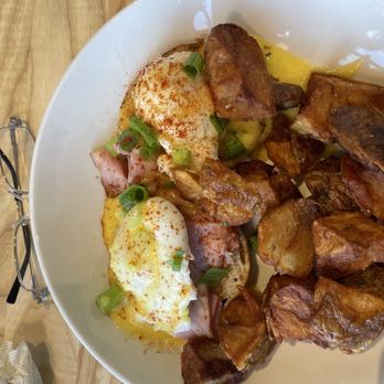 Benedict's - Classic Benedict - Breakfast & Brunch Near Me - North Mankato, Minnesota
