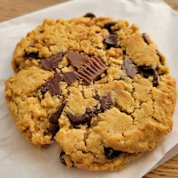 Bellaria Dessert Studio - Peanut Butter Chocolate Chip Cookie - Bakeries Near Me - San Francisco, California Bellaria Dessert Studio - Peanut Butter Chocolate Chip Cookie - Bakeries Near Me - San Francisco, California