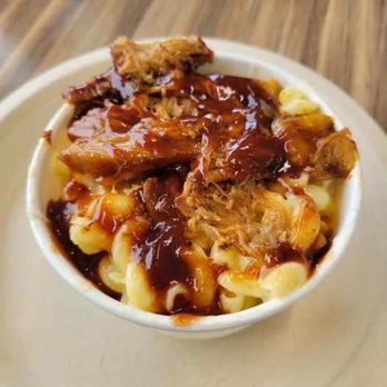 Papa Chops Eatery - Mac and Cheese with BBQ Pulled Pork - Gluten-Free Near Me - Grand Rapids, Michigan