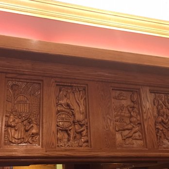 Lynfred Winery - Wood decor inside of Lynfred Winery - Wineries Near Me - Roselle, Illinois