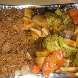 Chicken in garlic sauce with pork fried rice and an egg roll. $6.75 Chicken in garlic sauce with pork fried rice and an egg roll. $6.75