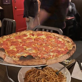 Arturo's - Spaghetti Pasta with Bolognese - Italian Near Me - New York, New York