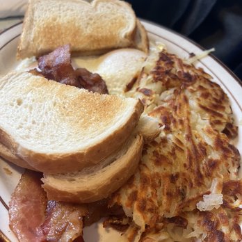 Landmark Family Restaurant - Classic American brekkie - American Near Me - Milwaukee, Wisconsin Landmark Family Restaurant - Classic American brekkie - American Near Me - Milwaukee, Wisconsin