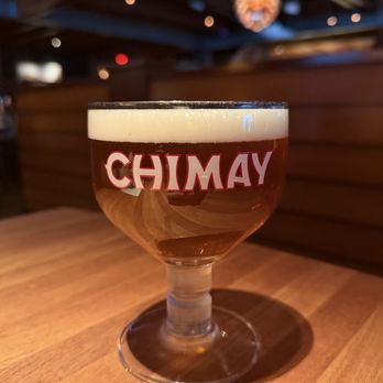 Houston's Restaurant - Chimay Cinq Cents Belgian Tripel Beer (8% ABV) - Steakhouses Near Me - Pasadena, California