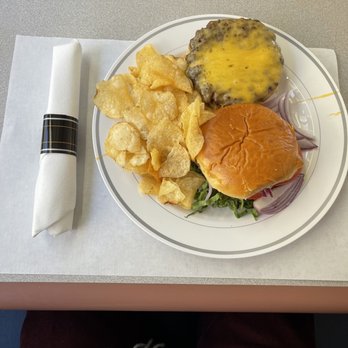 Amtrak - Lunch Angus Burger - Train Stations Near Me - Emeryville, California