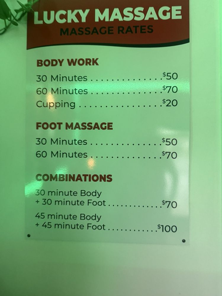 Lucky Massage Logo