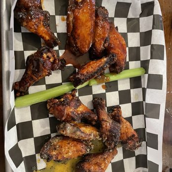 Murky Waters Blues & BBQ - Spicy bbq on top garlic parm bottom - Barbeque Near Me - Ocean Springs, Mississippi Murky Waters Blues & BBQ - Spicy bbq on top garlic parm bottom - Barbeque Near Me - Ocean Springs, Mississippi