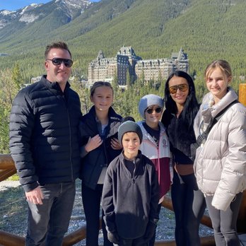 Discover Banff Tours - Lookout point with Fairmont Banff Springs - Tours Near Me - Banff, Alberta