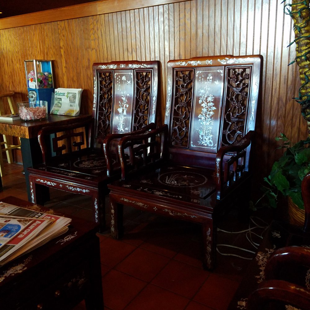 Hoong's Palace - nice cool and very uncomfortable chair to sit and wait for your to go order - Chinese Near Me - Englewood, Colorado Hoong's Palace - nice cool and very uncomfortable chair to sit and wait for your to go order - Chinese Near Me - Englewood, Colorado
