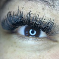 Lash Extensions by Nina - Volume