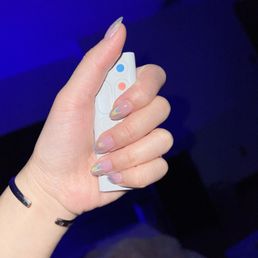 Chrome nails