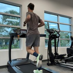 Treadmill running analysis using real time bio feedback and video analysis
