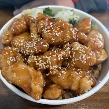 Fun Chinese Cuisine - Sesame chicken - Chinese Near Me - Ankeny, Iowa Fun Chinese Cuisine - Sesame chicken - Chinese Near Me - Ankeny, Iowa