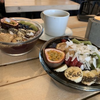 Jos Hälsocafé - Smoothie bowl, charcoal bowl on the right - Juice Bars & Smoothies Near Me - Gothenburg, O