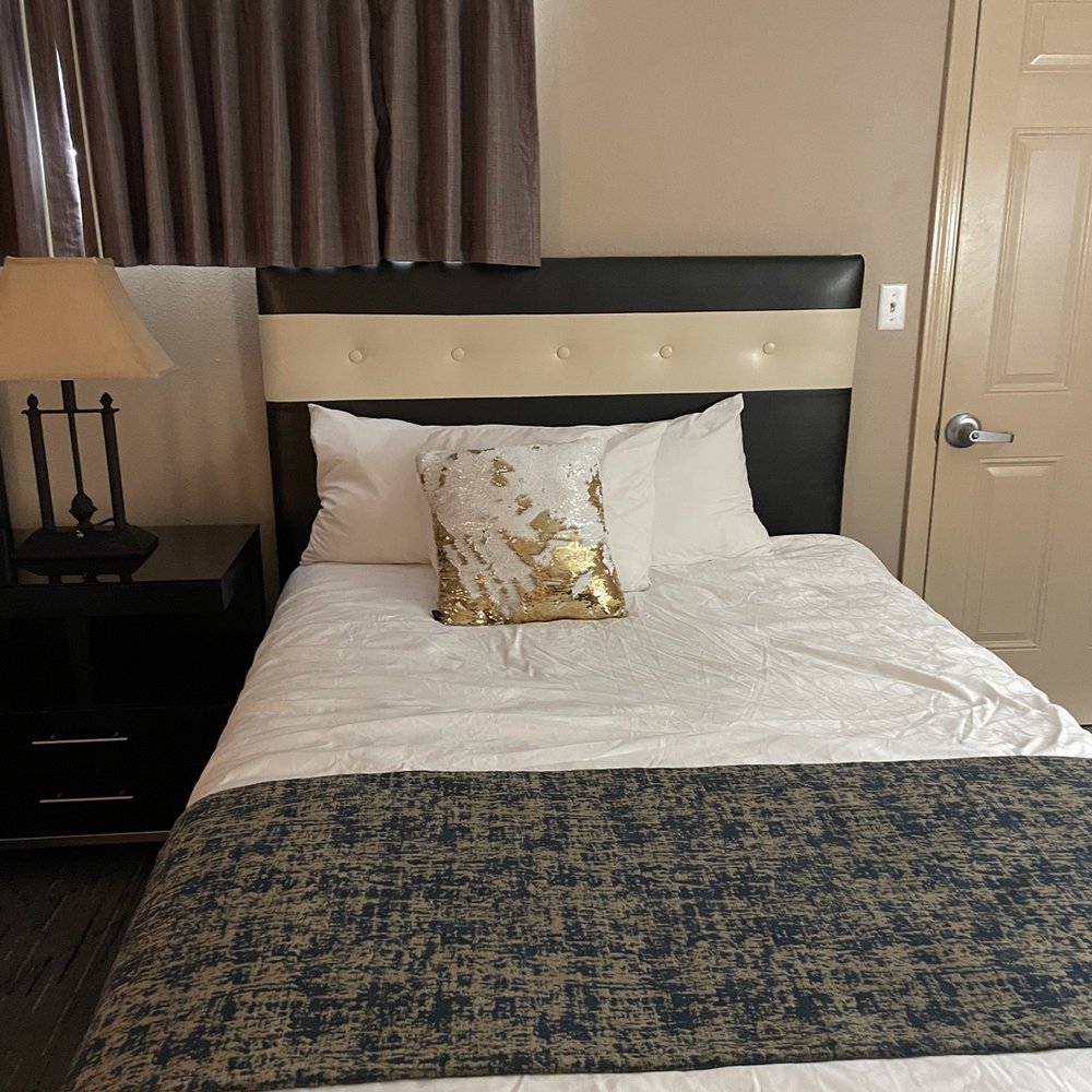 Monroe Motel - Two full sized comfy beds. - Hotels Near Me - Monroe, Washington Monroe Motel - Two full sized comfy beds. - Hotels Near Me - Monroe, Washington