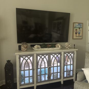 Mount Man Electric - 84 inch Samsung and sound bar. Also lights in our cabinet. - Home Theatre Installation Near Me Mount Man Electric - 84 inch Samsung and sound bar. Also lights in our cabinet. - Home Theatre Installation Near Me
