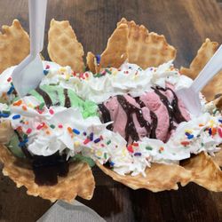 Buffalo River’s Lickety Split - Ice Cream Nachos!