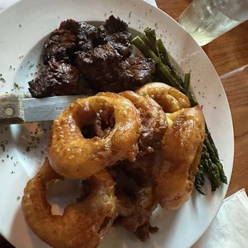 Lucky's 777 Bar & Grill - Seafood Near Me - Holbrook, Massachusetts
