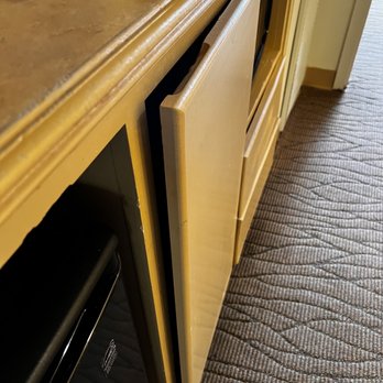 Hilton Suites Boca Raton - Cabinet won't close properly - Hotels Near Me - Boca Raton, Florida