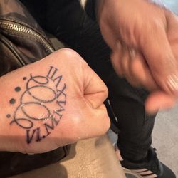 Bini Tattoo and Piercing Parlour - Familia