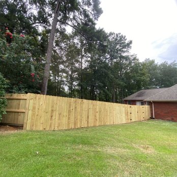 Masonry Creations - Wooden fence - Masonry/Concrete Near Me Masonry Creations - Wooden fence - Masonry/Concrete Near Me