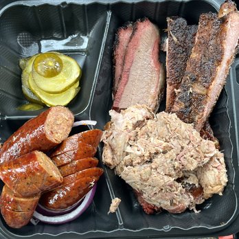 Desert Oak Barbecue - Texas Trinity with 1/4 lb pulled pork - Barbeque Near Me - El Paso, Texas Desert Oak Barbecue - Texas Trinity with 1/4 lb pulled pork - Barbeque Near Me - El Paso, Texas