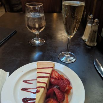 Waters Bar & Grille - New York Cheesecake - American Near Me - Portland, Oregon
