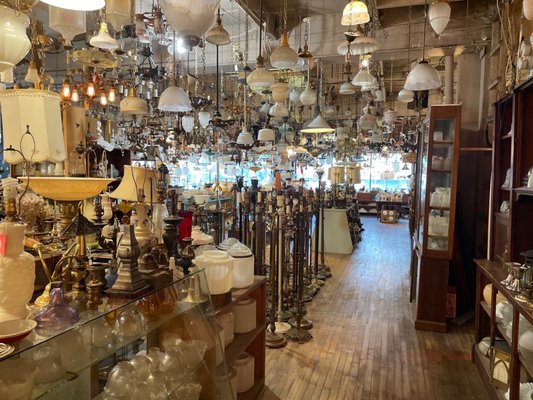 Hippo Hardware & Trading Co by null